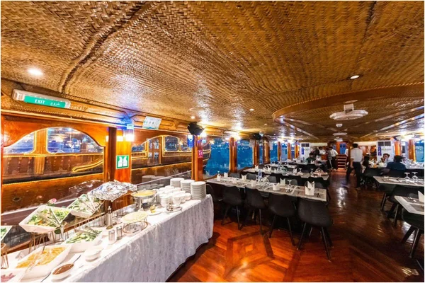 The buffet, ready for dinner