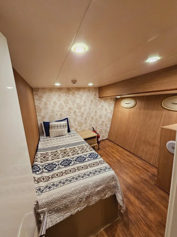 Guest cabin