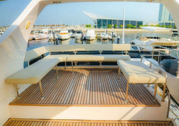 72 Feet Yacht – VIP Yacht Experience Dubai Ideal For Sunset Cruises - Image 3